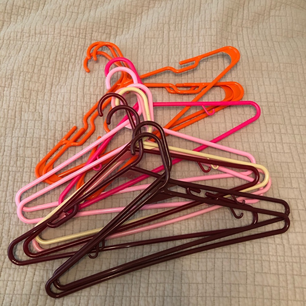 12 plastic hangers